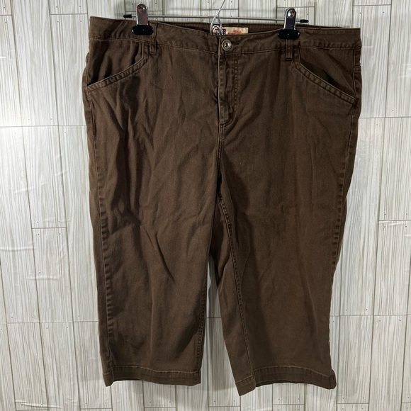 Faded Glory Pants - Faded Glory Brown Capri